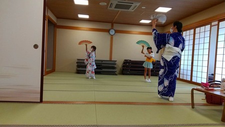 ゆかたで日本舞踊教室３.jpg